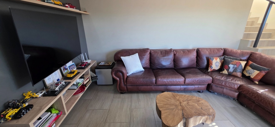 5 Bedroom Property for Sale in Island View Western Cape